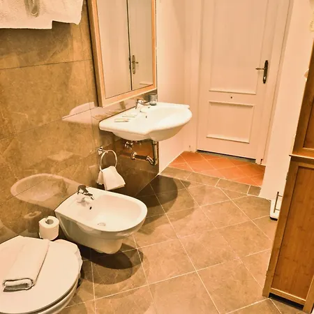 Il Saracino Boutique 3* كابرايا